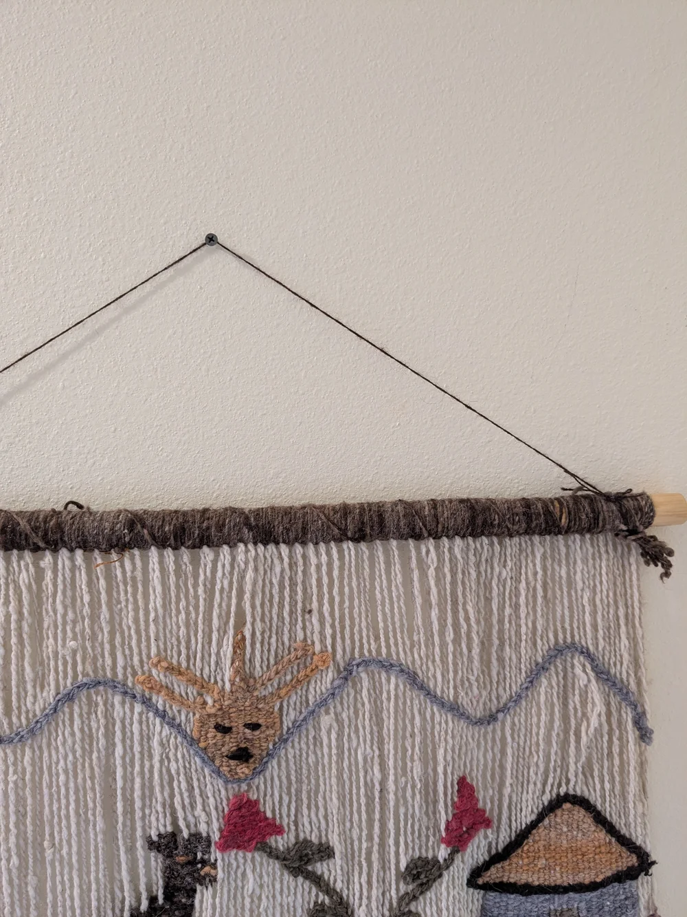 Vtg 70's Handwoven Cream Wall Hanging with Multi-Color Folk Motifs 🦙
